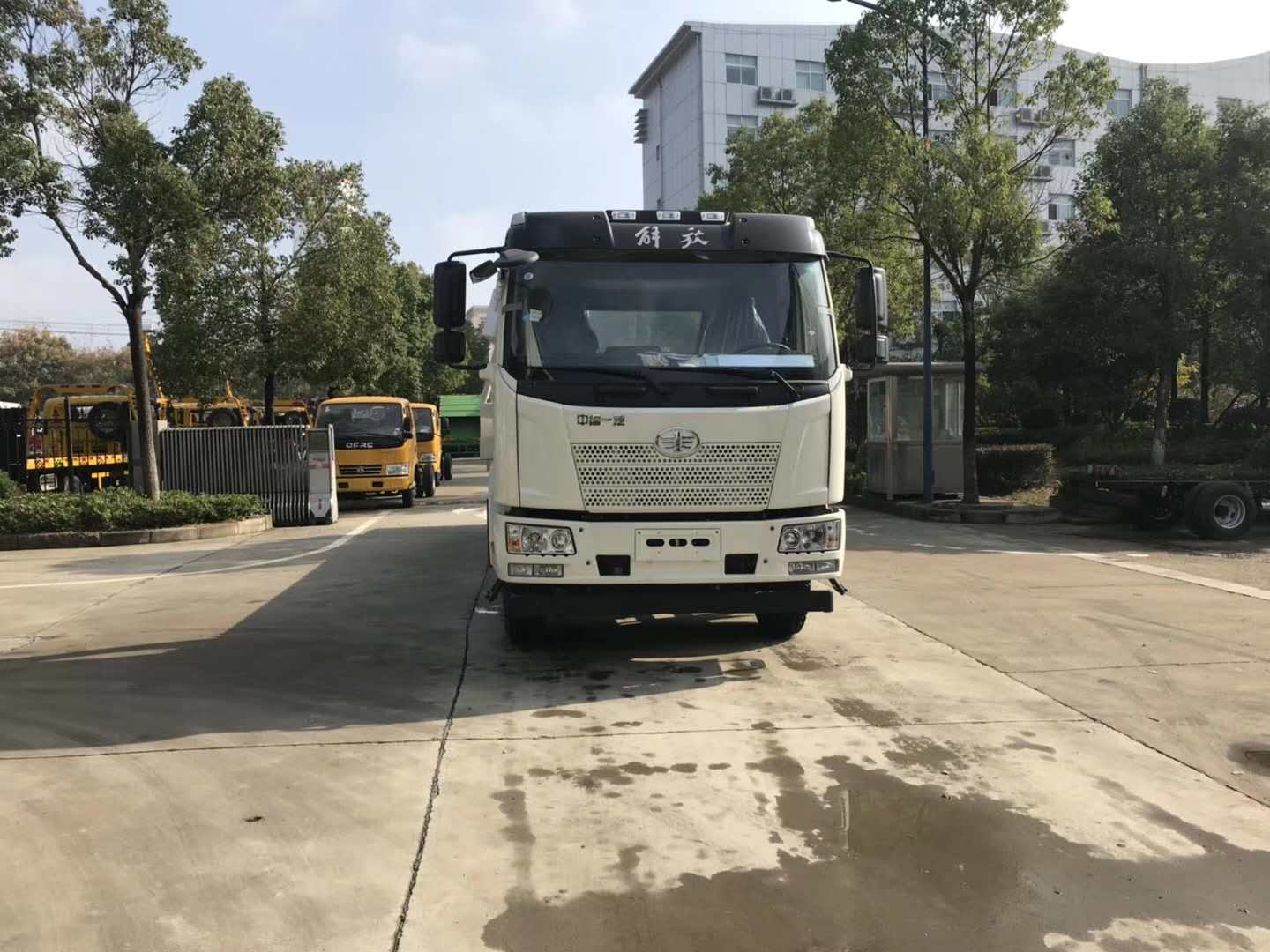 解放J6重型清障车（5800轴距）