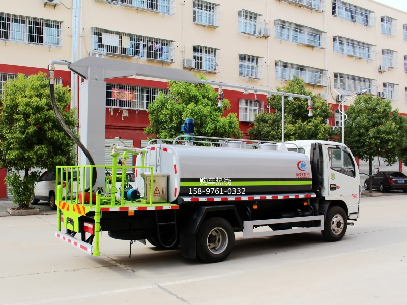 东风小多利卡铁路抑尘车