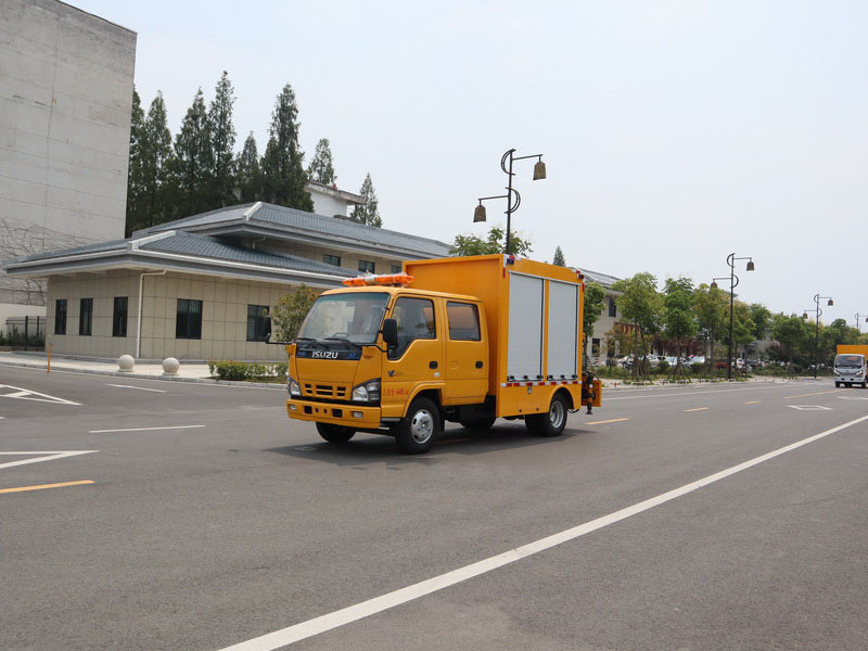 800m³/h五十铃带吊排水发电车