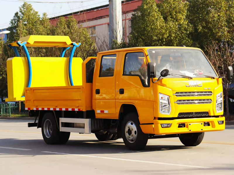 江铃蓝牌70K防撞缓冲车