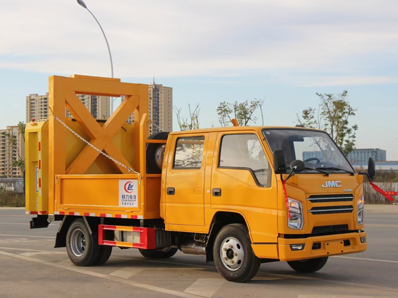 江铃黄牌70K防撞缓冲车